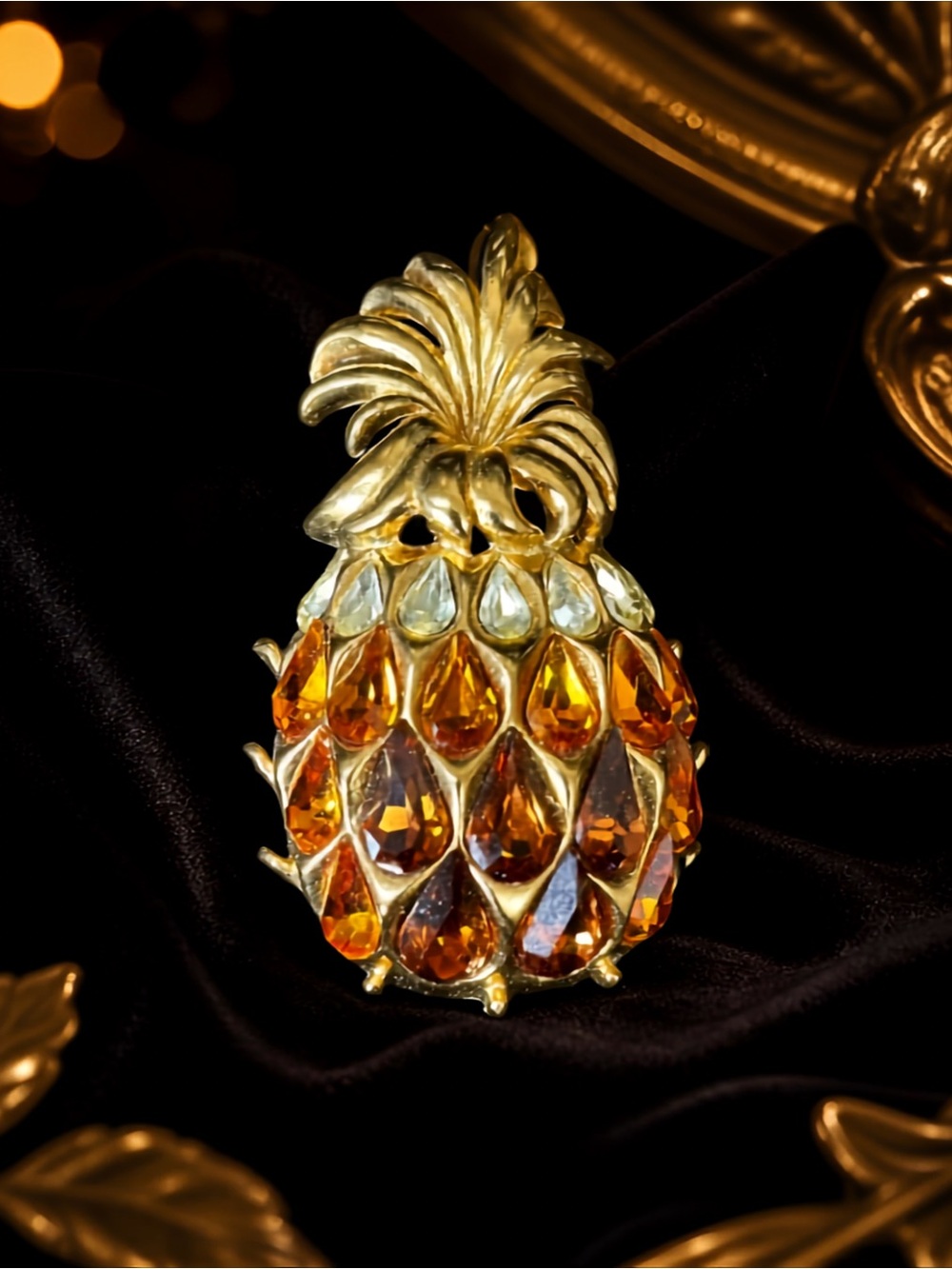 Trifari Vintage 1996 Pineapple Crystal Brooch 1813